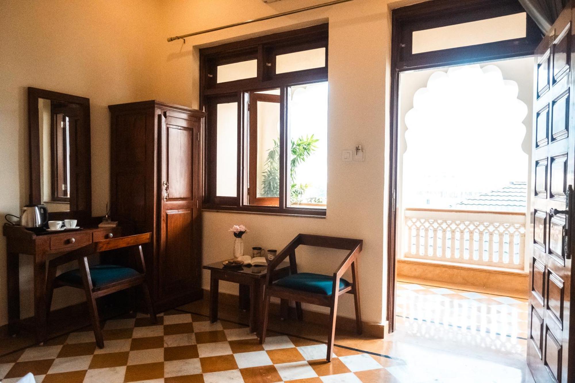 Banana Hostel Пушкар Екстериор снимка